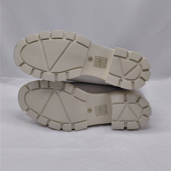 Journee Collection Womens Chelsea Ankle Boots Size 9 White Chunky Lug Sole - Picture 11 of 12